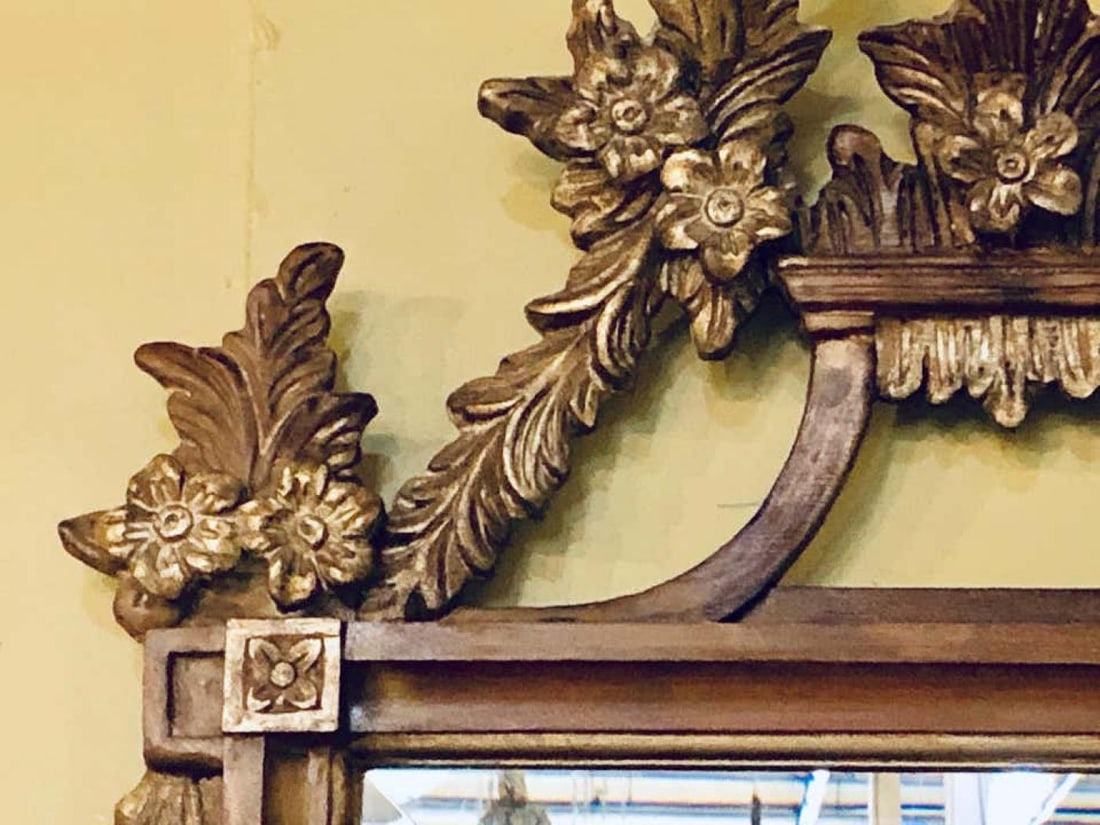 A Gilt Gold Italian Acanthus Leaf Carved Wall or Console Mirror - 3