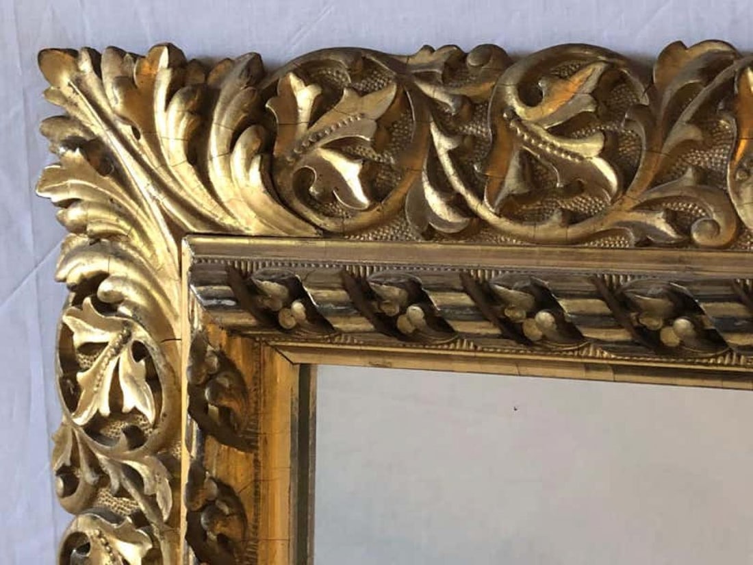 Antique 19th Century Fine Giltwood Mirror with Leaf Vine and Floral Carvings - 3