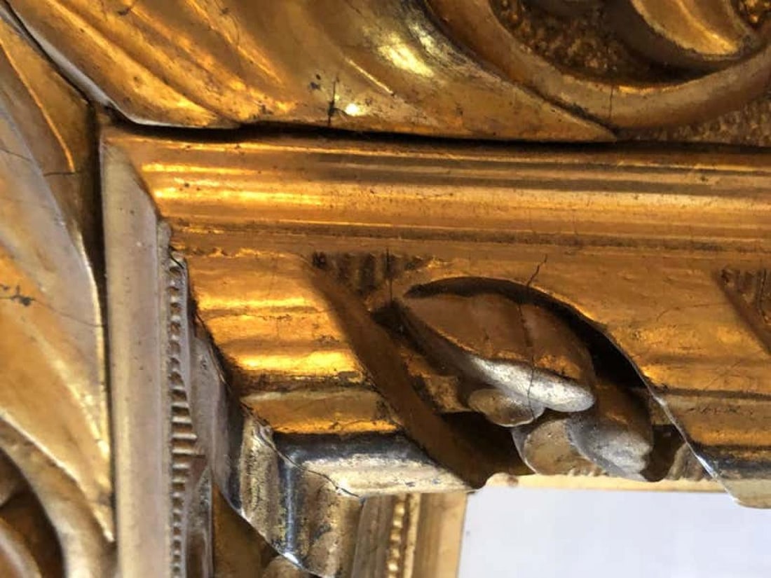 Antique 19th Century Fine Giltwood Mirror with Leaf Vine and Floral Carvings - 6