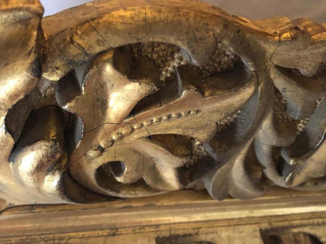 Antique 19th Century Fine Giltwood Mirror with Leaf Vine and Floral Carvings - 8