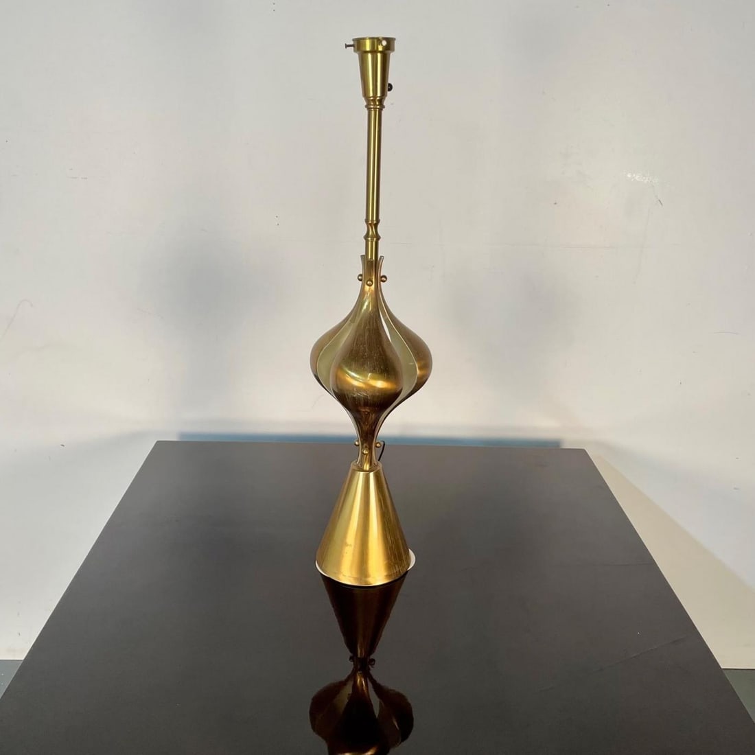 Single Hollywood Regency Style Brass Table / Desk Lamp - 5