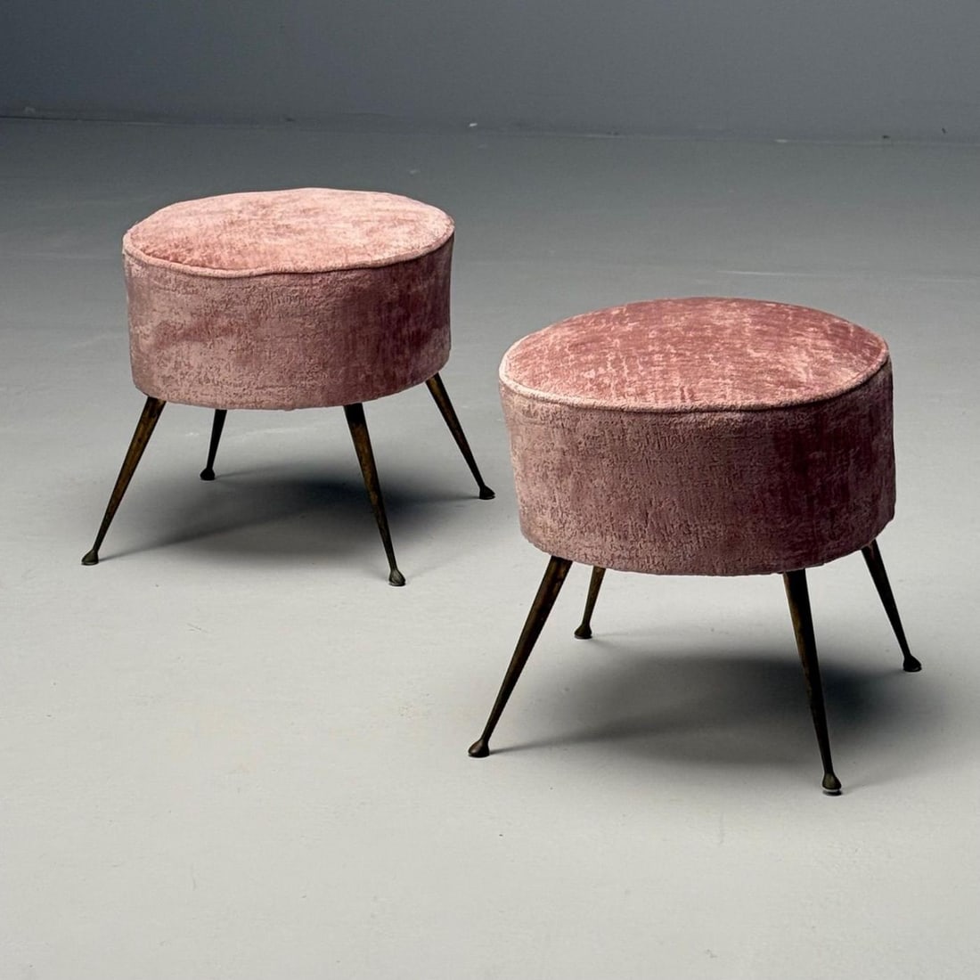 Italian Mid-Century Modern, Footstools, Patinated Brass, Pink Velvet, 1950s - 3