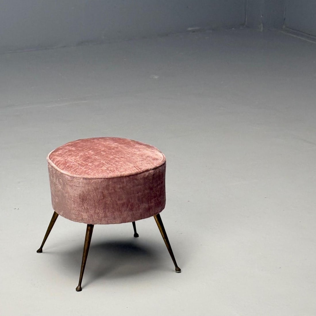 Italian Mid-Century Modern, Footstools, Patinated Brass, Pink Velvet, 1950s - 5