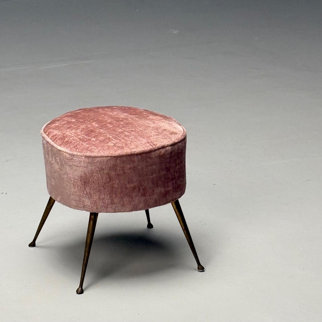 Italian Mid-Century Modern, Footstools, Patinated Brass, Pink Velvet, 1950s - 7