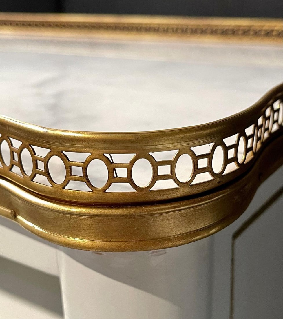 Pair of Swedish Neoclassical Open Nightstands or End Tables Manner Jansen - 10