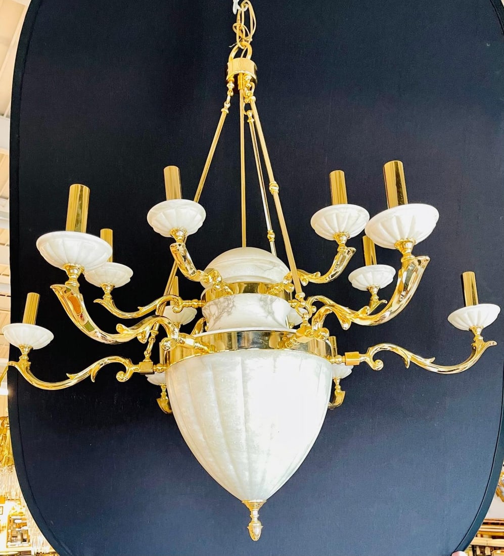 Hollywood Regency Style Alabaster Chandelier Having 12 Lights - 3