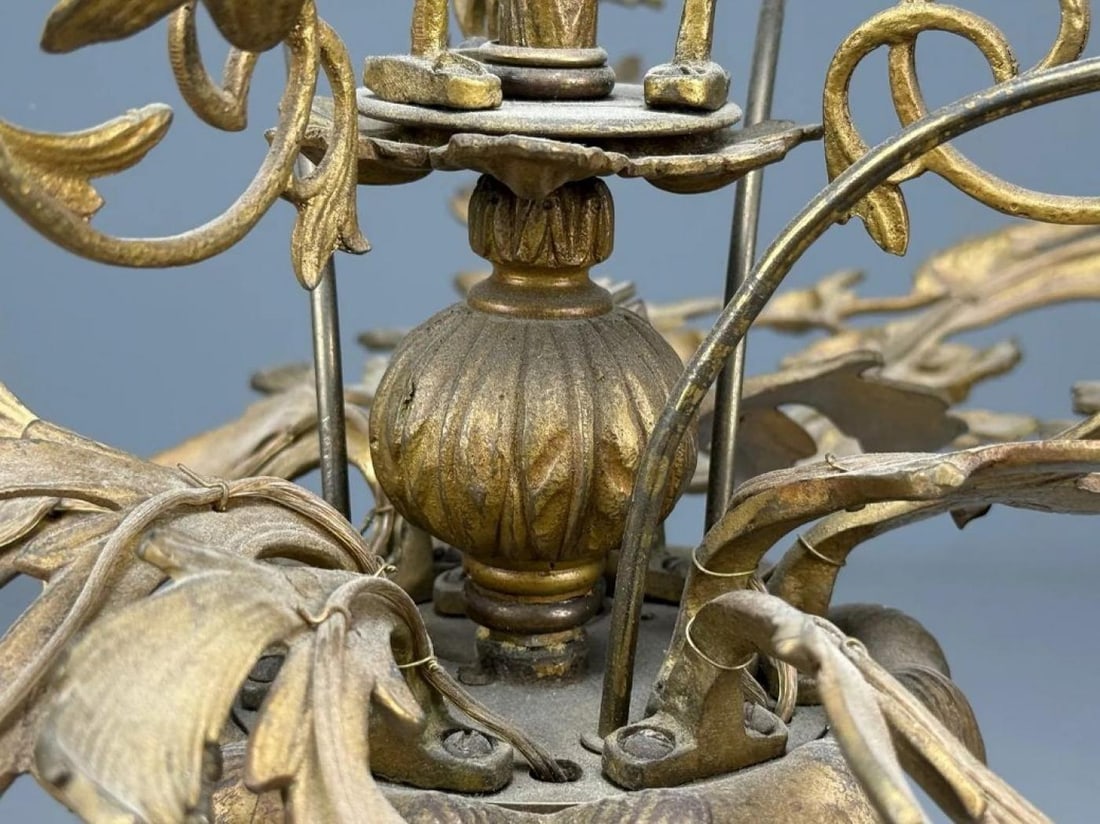 Rococo Style, Leaf and Vine Chandelier, Dore Bronze, Italy, 1920s - 11
