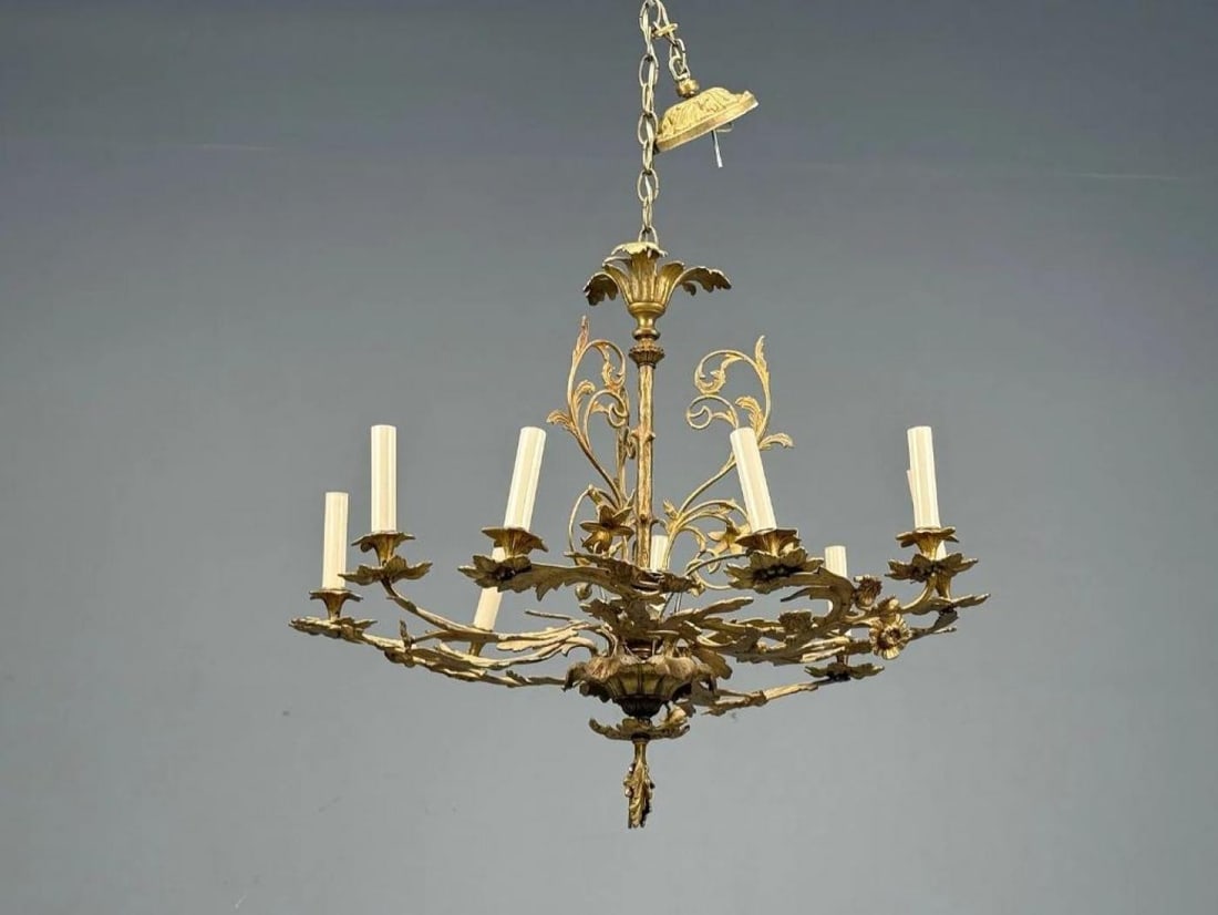 Rococo Style, Leaf and Vine Chandelier, Dore Bronze, Italy, 1920s - 2