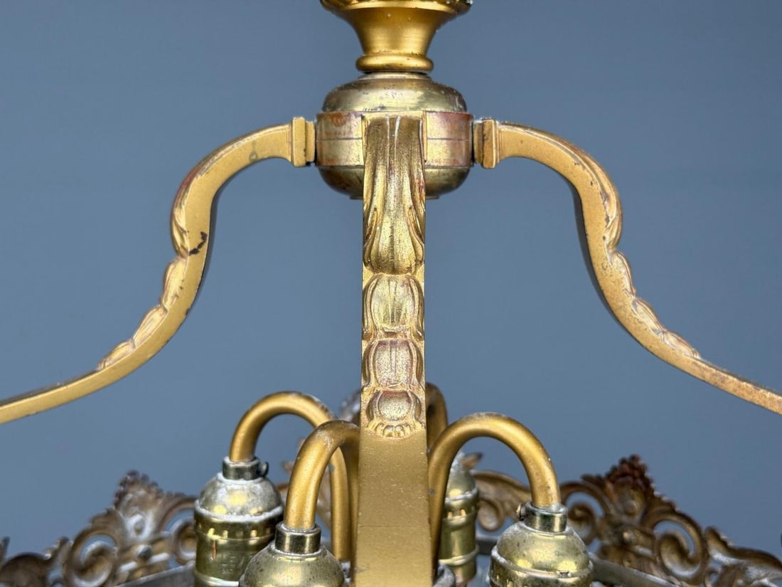 French Louis XVI, Chandelier, Dore Bronze, Crystal, France, 19th Century - 11
