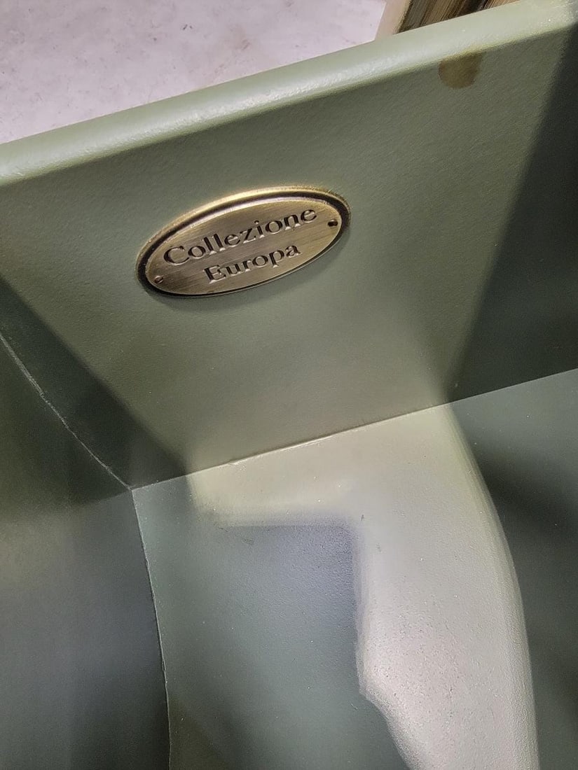 Vintage Italian Venetian Style Bombe Chest by Collezione Europa - 2