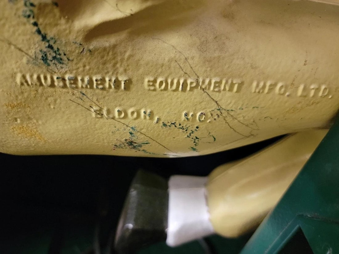 Vintage Coin Operated Carousel Horse Ride - 4