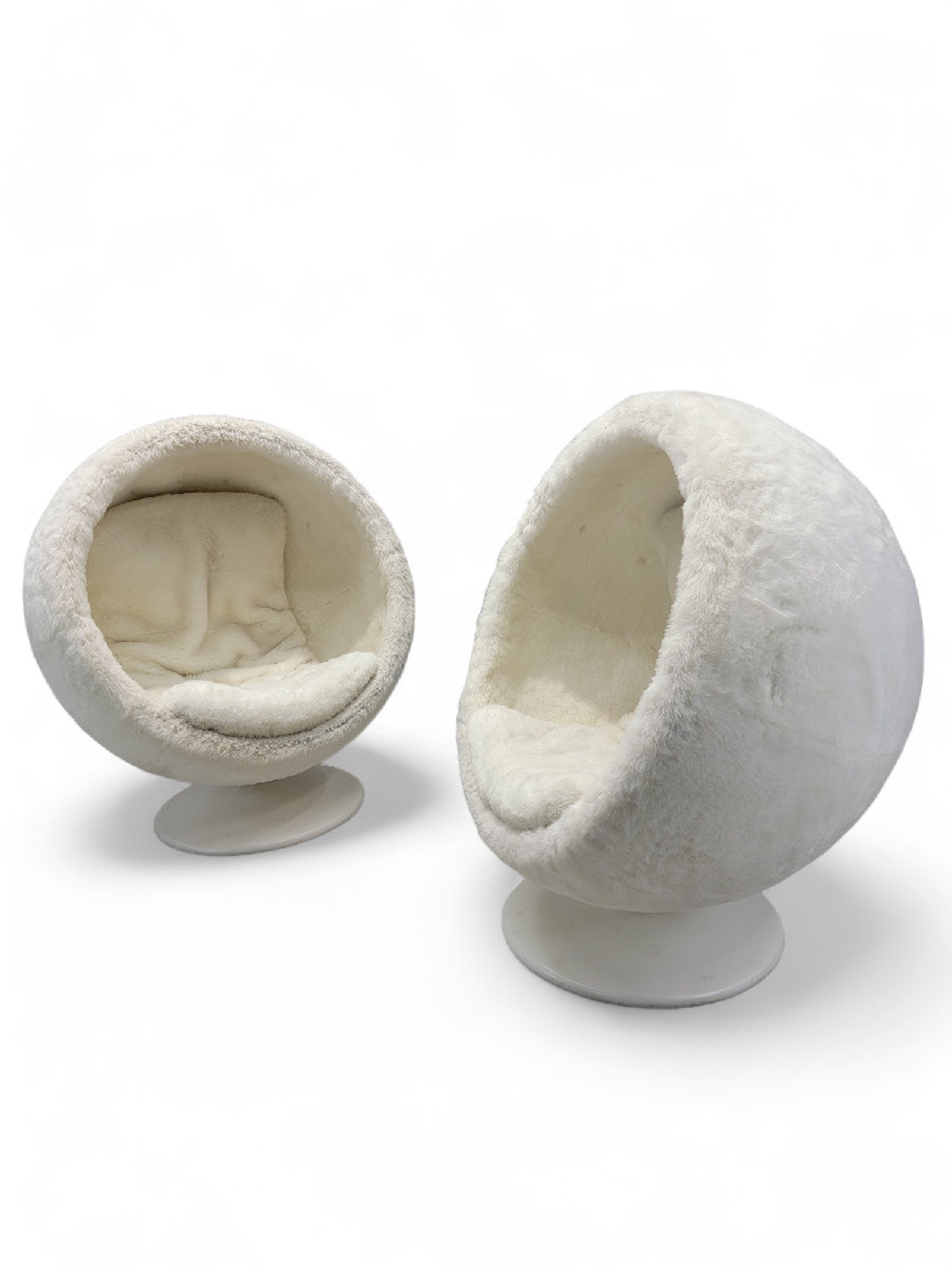 Modern Atomic Space Age Style Orbit Swivel Pod Chair by RH Teen in a Kashmir White Faux Fur - Pair: Title: Modern Atomic Space Age Style Orbit Swivel Pod Chair by RH Teen in a Kashmir White Faux Fur - Pair Description: Modern Atomic Space Age Style Orbit Swivel Pod Lounge Chair by RH Teen in a