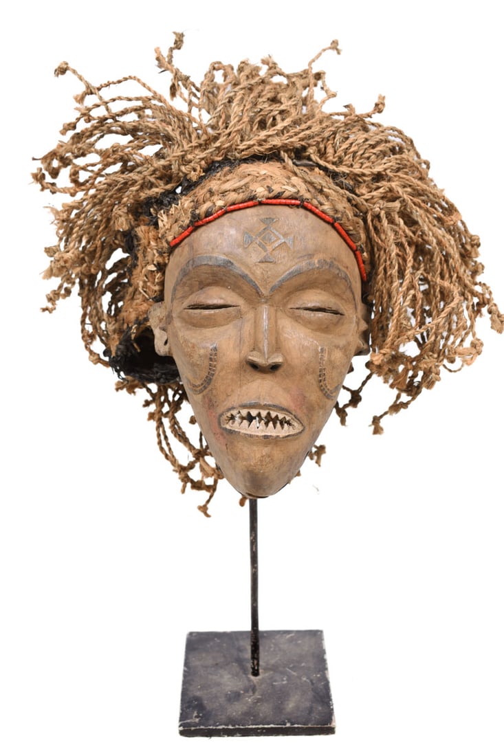 Mask – Wood, Rope – Mwana Pwo – Chokwe – DR Congo (1 of 7)