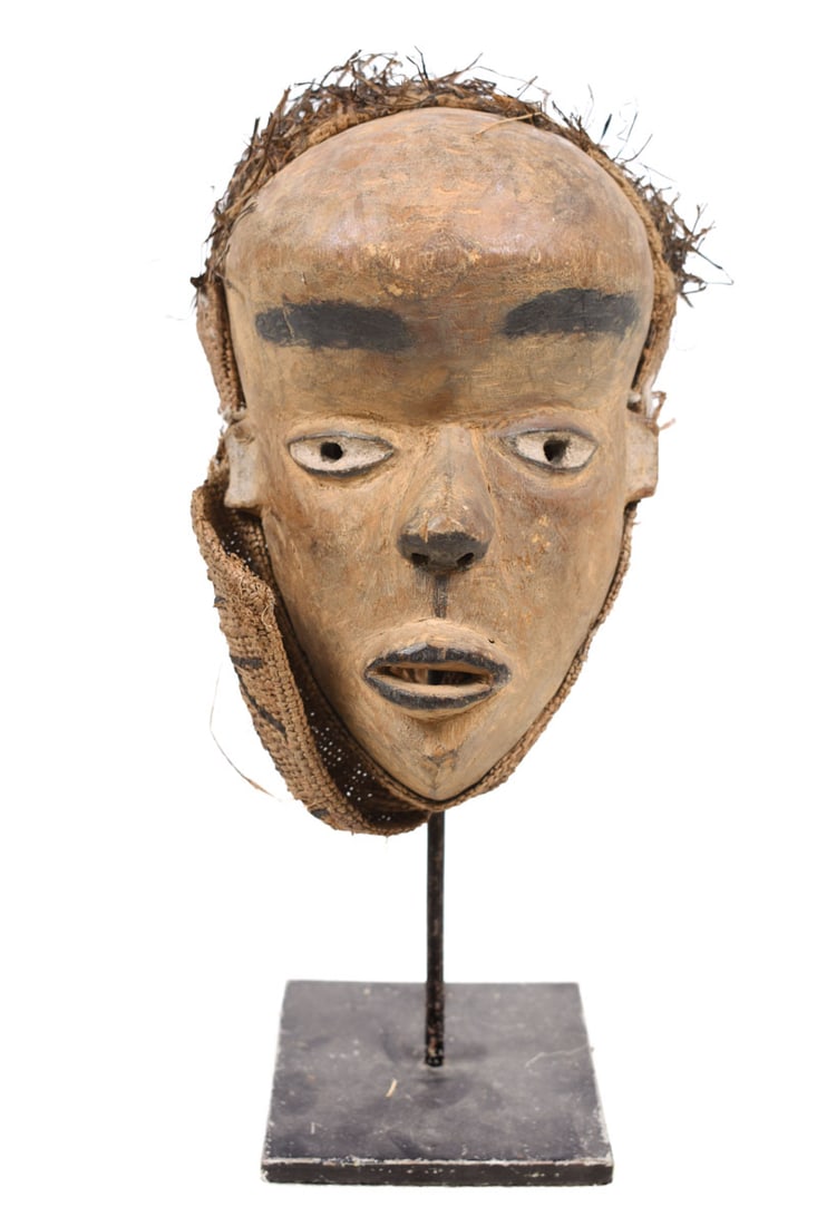 Mask – Wood – Pende – DR Congo: Wooden PENDE mask from former Belgian Congo. Nice aged patina in good condition with traces of tribal use. Provenance: former private collection from Germany. Object: Mask Ethnic group: Pende 