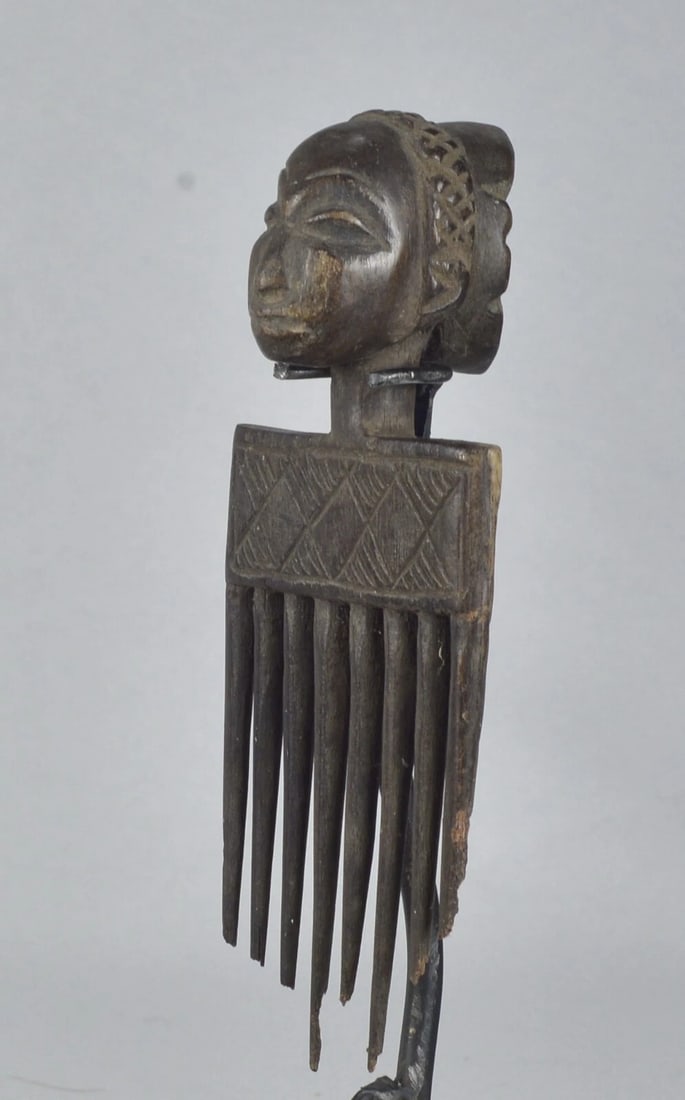 LUBA wooden comb Topped with a woman's head congo African Art - 3