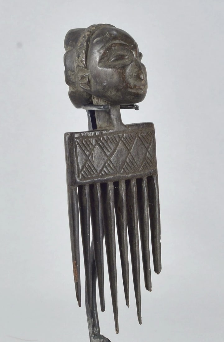 LUBA wooden comb Topped with a woman's head congo African Art - 8