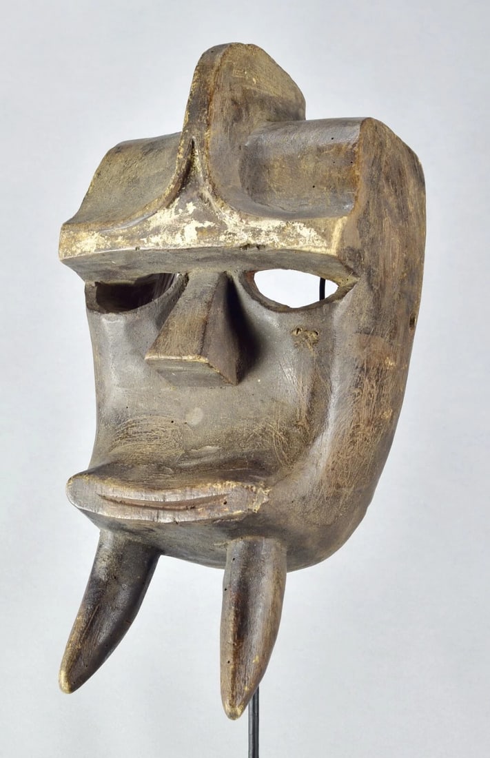 Nice KWELE zoomorphic Gorilla wood Ngon Mask african sculpture GABON - 3