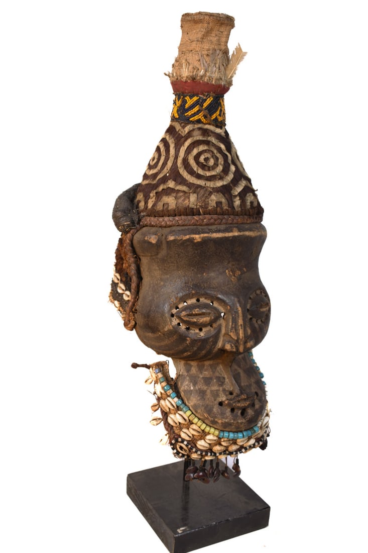 Royal Mask – Beads, Cauri, Wood – Kuba – DR Cong - 4