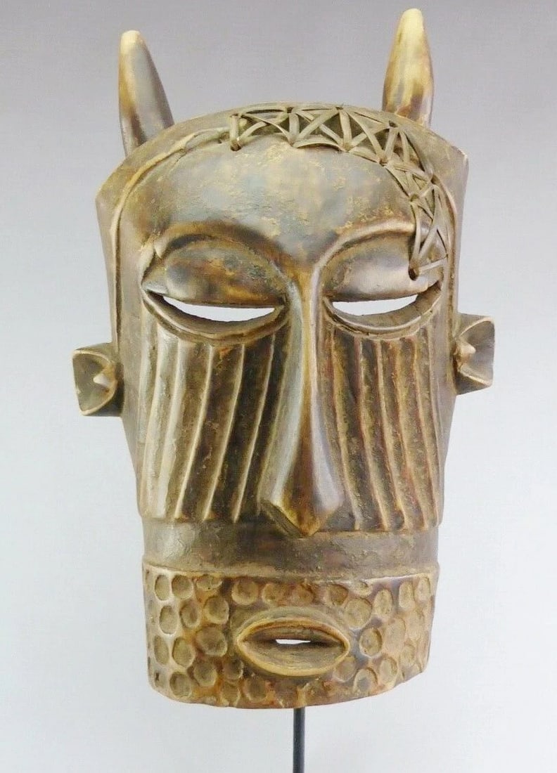AFrican art Large horned Kuba wooden Mask african sculpture Congo - 7
