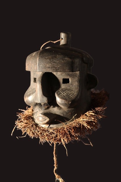 Mask – Wood, Raphia – Binji – Congo: Wonderful rar Binji mask from Congo. Central Africa, Democratic Republic of the Congo, Binji (also Bindji) peoples, ca. early to mid-20th century CE. A lovely hand-carved wooden helmet mask known as
