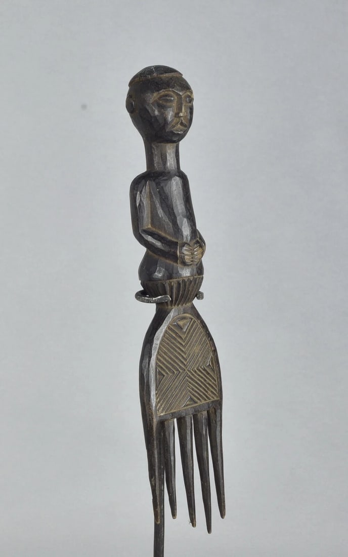 LUBA ? Congo wooden anthropomorphic COMB Topped with male bust African Art - 10