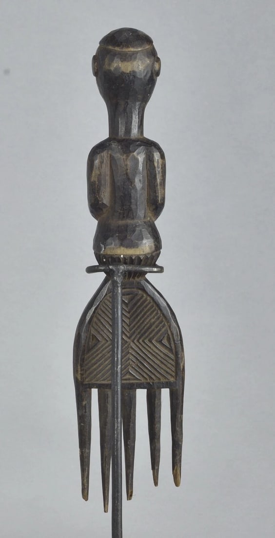 LUBA ? Congo wooden anthropomorphic COMB Topped with male bust African Art - 7