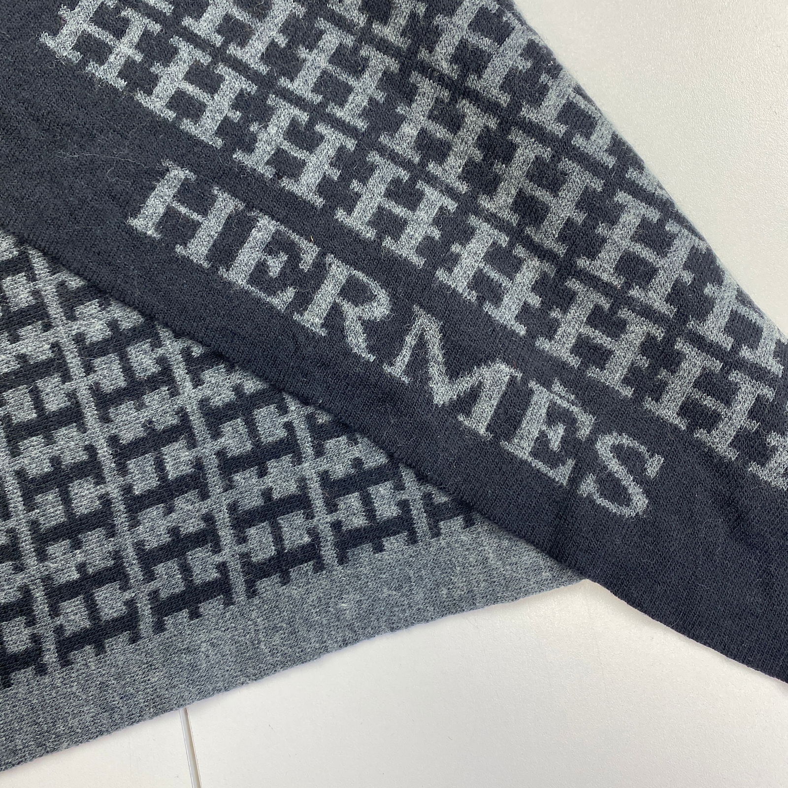 HERMES Vintage 100% Soft Woolmark Wool Scarf - 5
