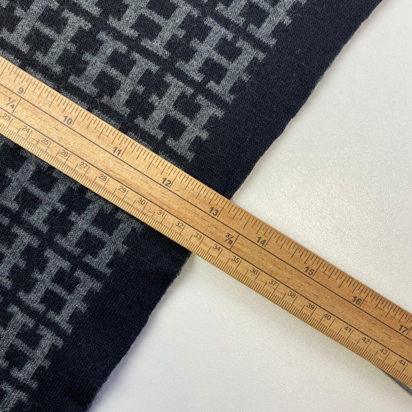 HERMES Vintage 100% Soft Woolmark Wool Scarf - 9