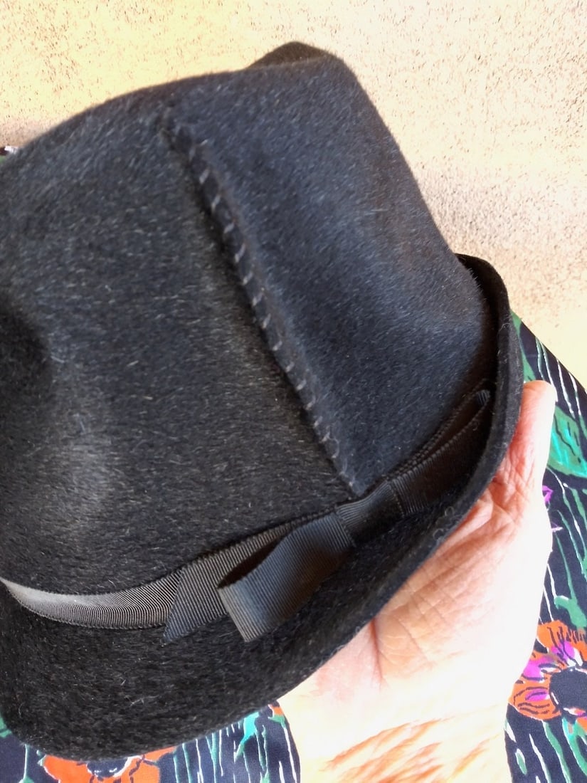 Vintage 1960s Womens Black Wool Fedora Hat Sculptural - 7