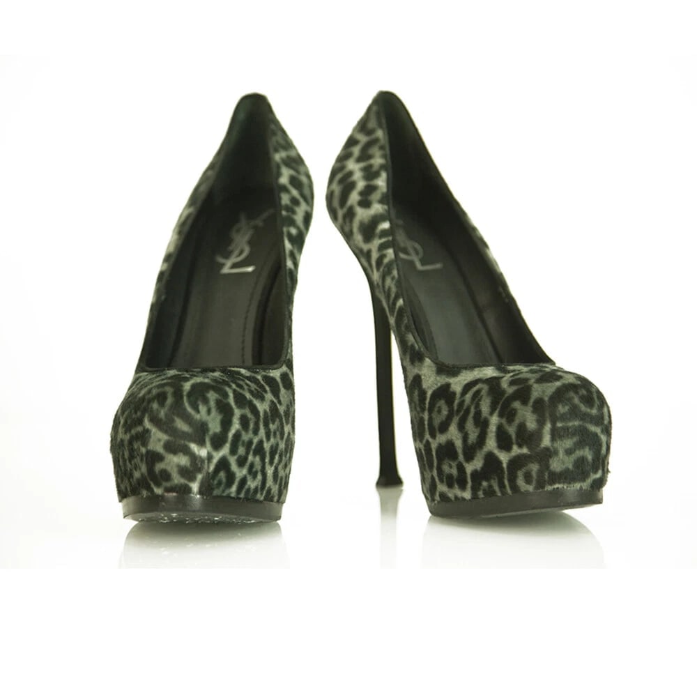 Yves Saint Laurent Gray Leopard Calf Hair Tribute Tribtoo Heels Pumps 40 Shoes: Title:Yves Saint Laurent Gray Leopard Calf Hair Tribute Tribtoo Heels Pumps 40 Shoes Description:Yves Saint Laurent Gray Leopard Calf Hair Tribute Tribtoo Heels Pumps 40 Shoes These extraordinary Yves