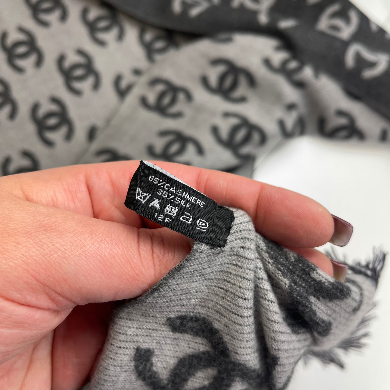 Chanel Grey Printed 65% Cashmere 35% Silk Scarf - 7