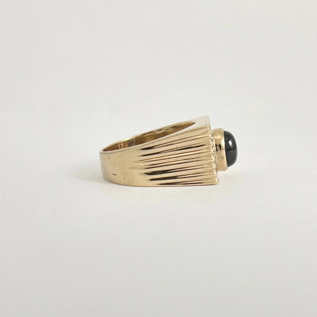 Vintage 1940's Black Star Sapphire Ruby Flat Top Ring 9K Yellow Gold, 6.88 Grams - 8