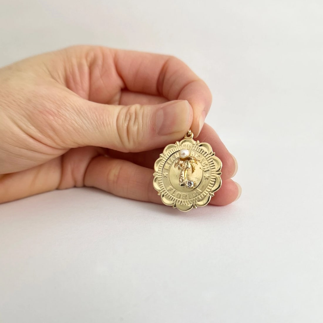 Vintage Miami Beach Florida Palm Tree Pendant Charm 14K Yellow Gold, 3.13 Grams - 4