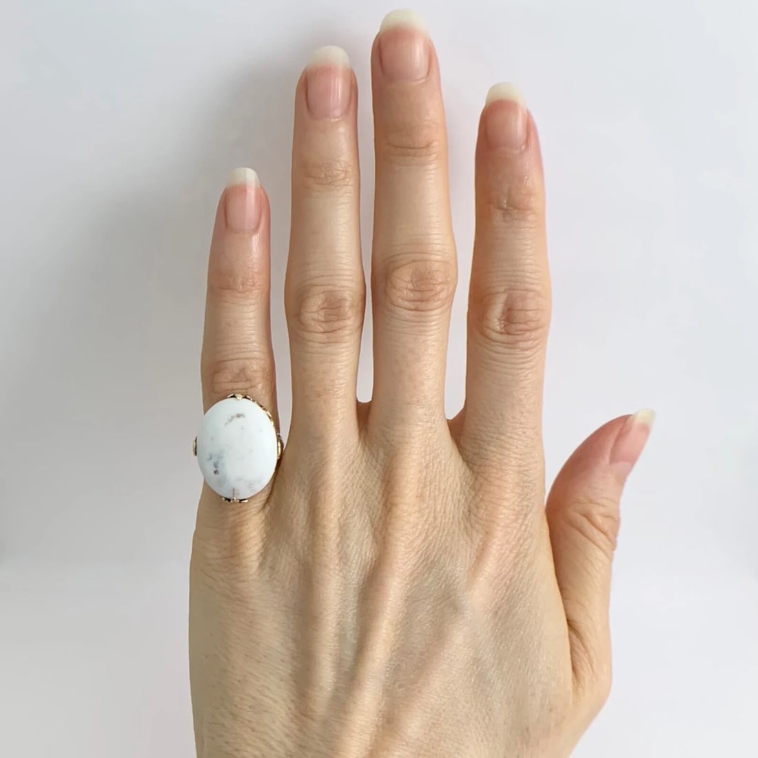 Antique Arts and Crafts 1910 Oval White Scolecite Ring 14K Yellow Gold, 4.74 Gr - 2