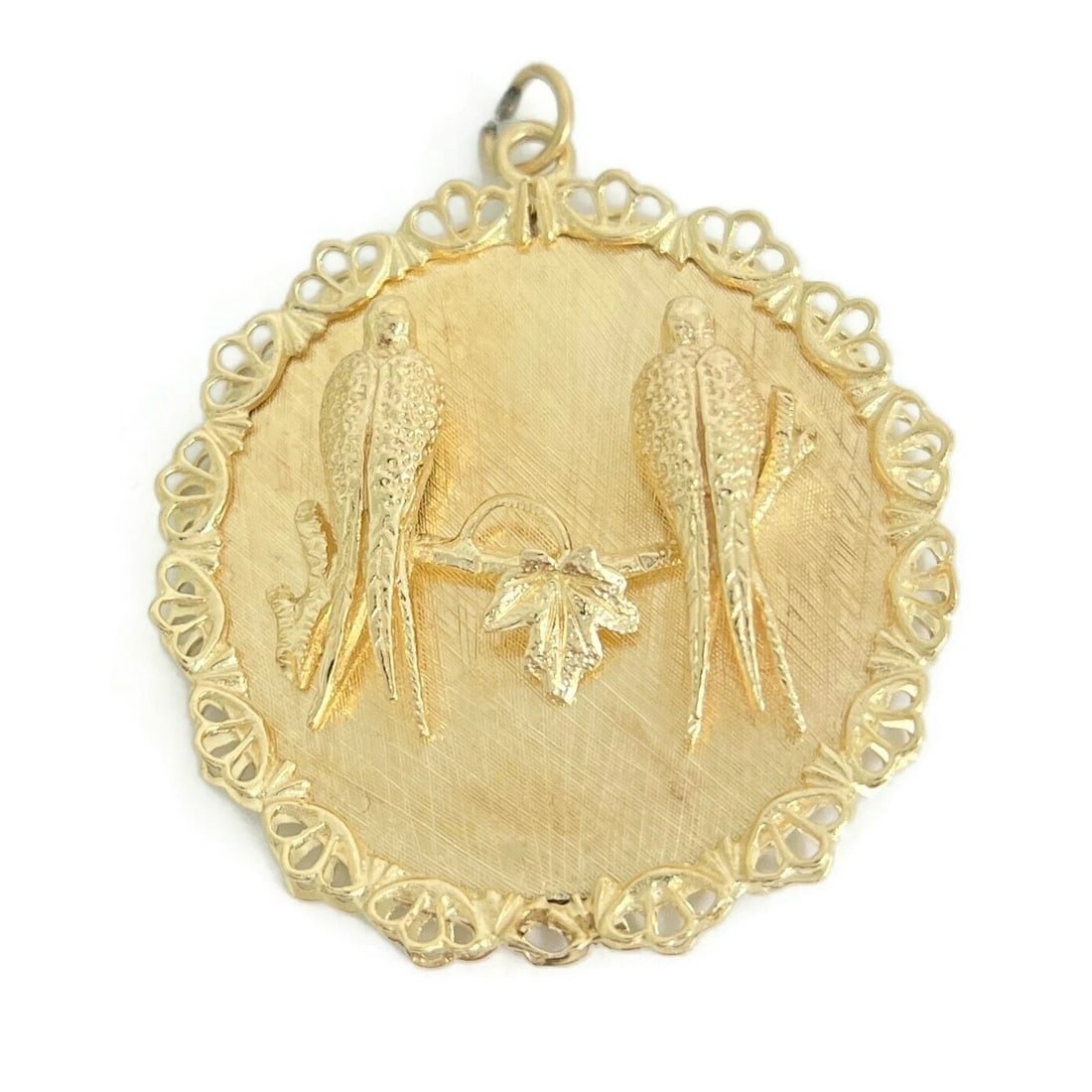 Vintage 1960's Two Birds Large Round Pendant Charm 14K Yellow Gold, 22.31 Grams: Vintage 1960's Two Birds Large Round Pendant Charm 14K Yellow Gold, 22.31 Grams This is a stunning charm that can be worn on the necklace or bracelet of your choice. Circa: 1960's Metal: 14K yellow go