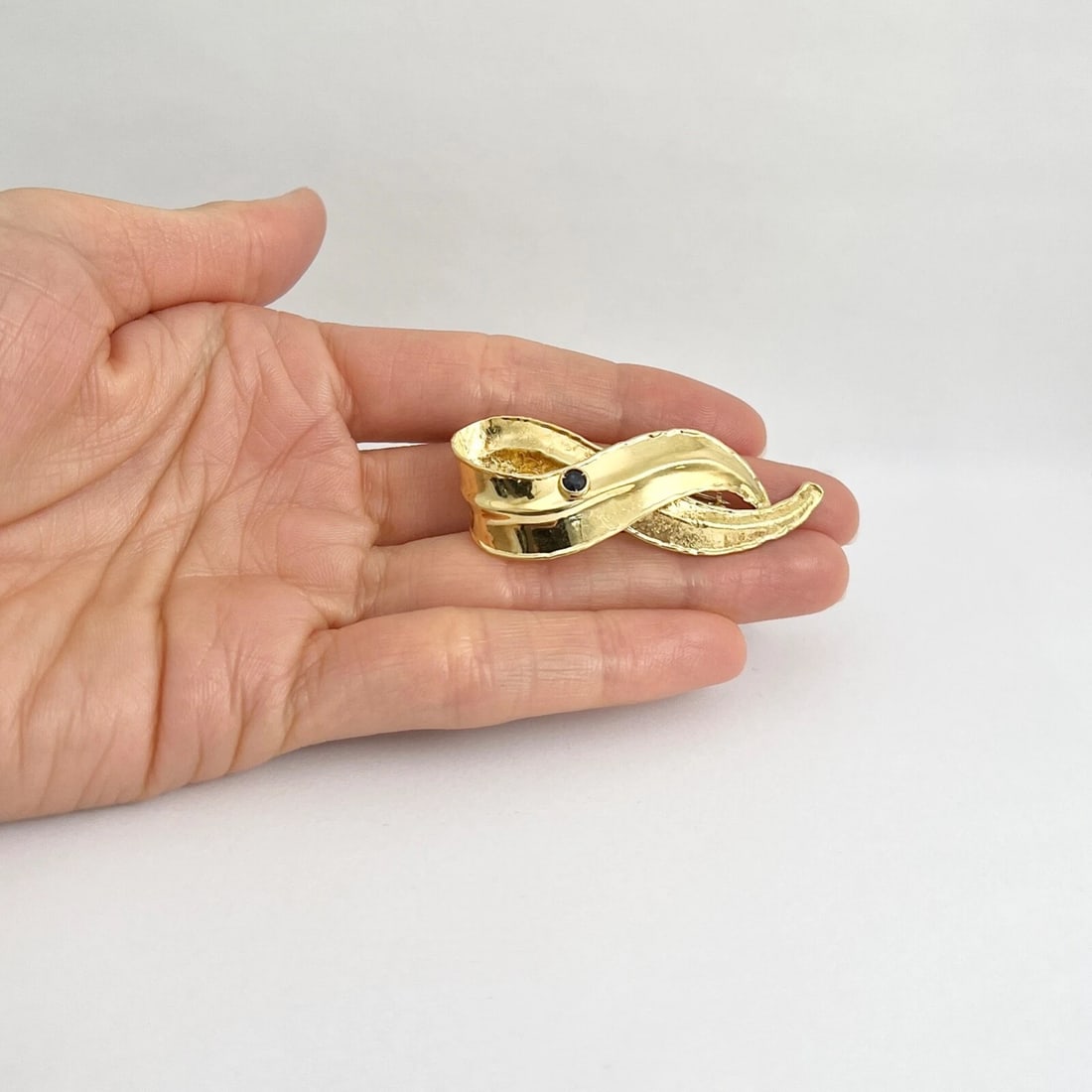 Vintage De Rejilus Sapphire Ribbon Brooch Pin 18K Yellow Gold, 6.29 Gr - 3