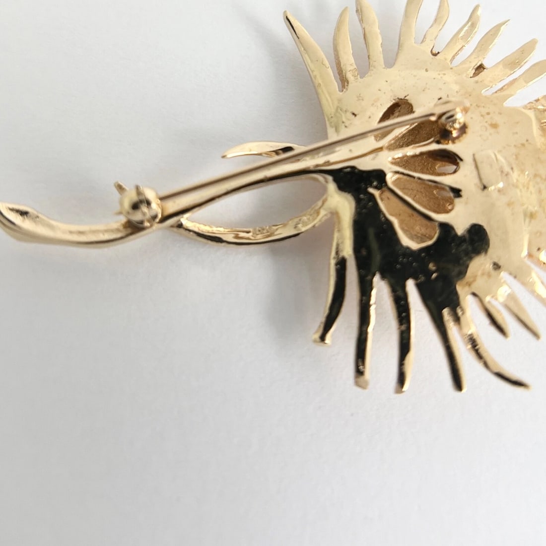 Vintage 1960's Emerald Flower Brooch Pin 12K Yellow Gold, 12.92 Gr - 6