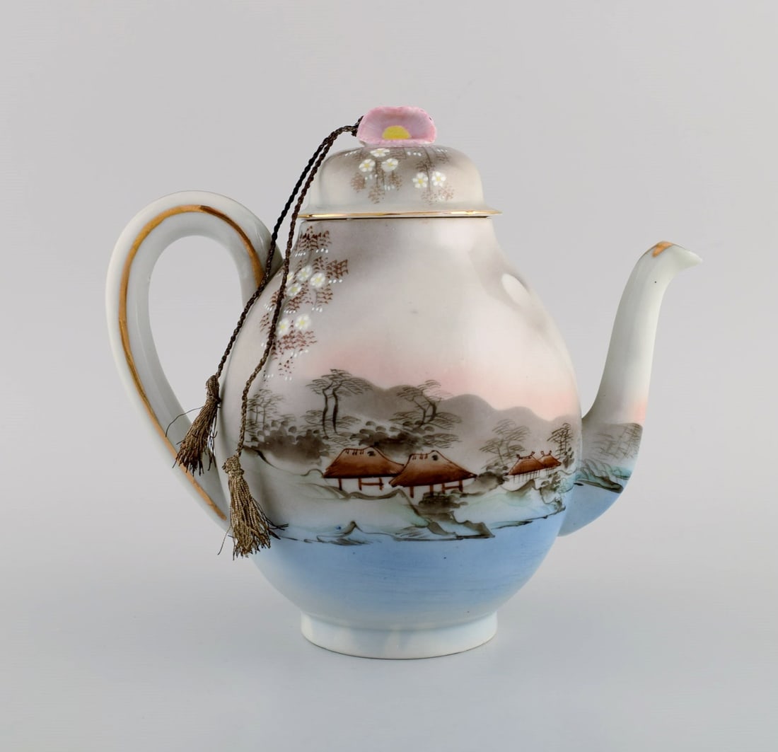 Japanese tea service in hand painted porcelain. Mid-20th century. - 4