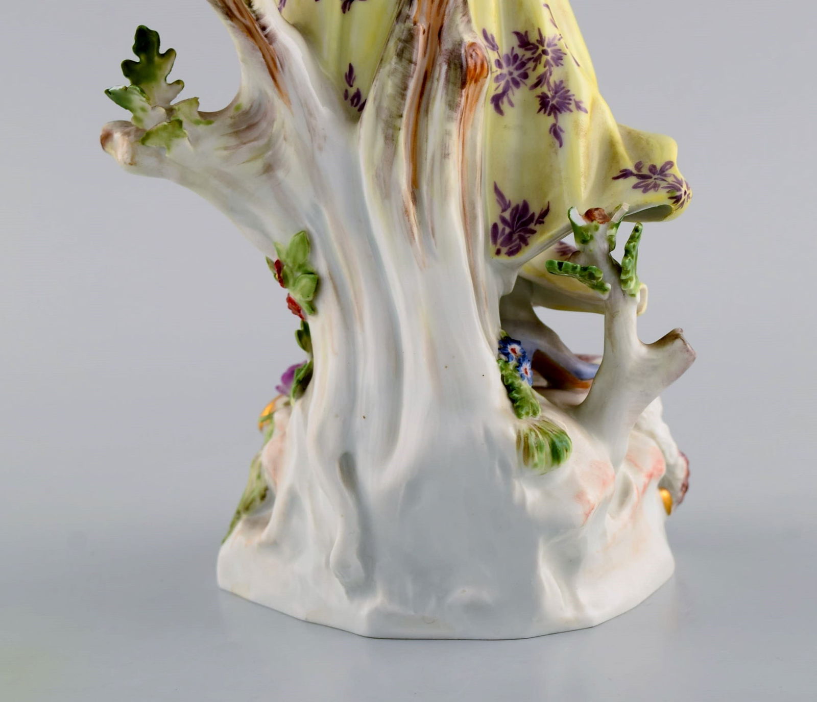 Antique Meissen porcelain figurine. Woman playing flute. Late 19th century. - 7