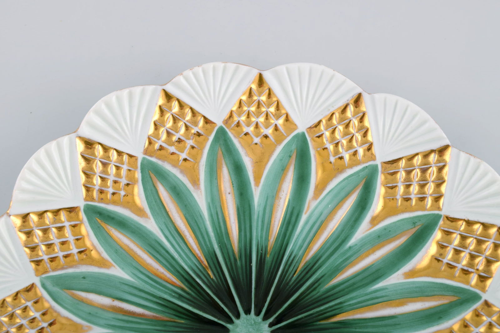 Two antique Meissen plates in hand-painted porcelain. Light green flowers and gold decoration. Early - 3