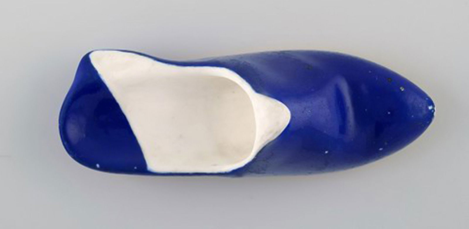 Three antique Meissen slippers in hand-painted porcelain. 19th century. - 5