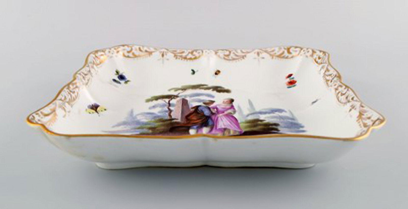 Antique Meissen dish / bowl in hand-painted porcelain. Romantic scenery with noble couple, - 4