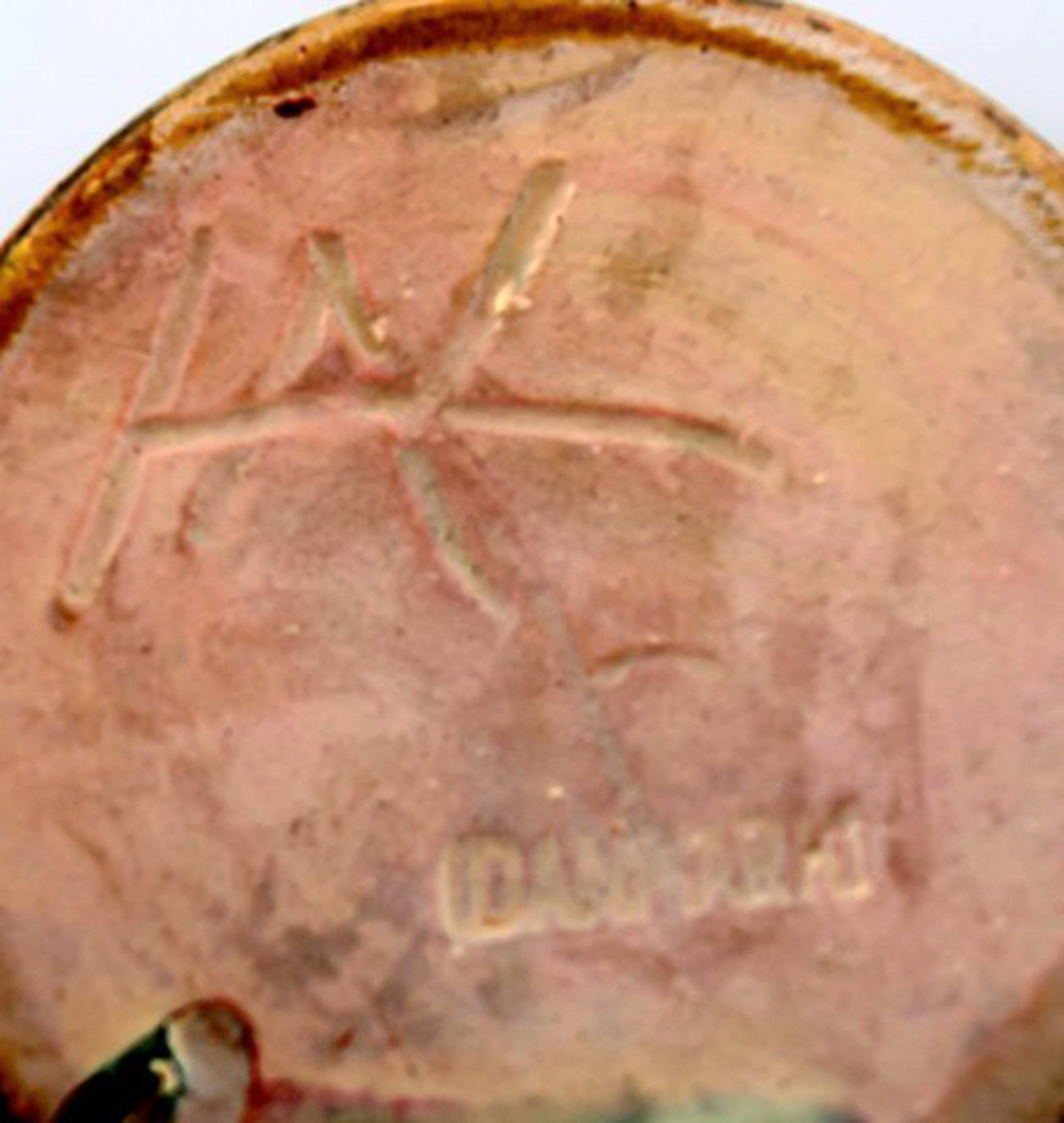 KPM, Berlin. Eight Rubens plates in porcelain with floral motifs, gold edge and scrolls in relief.: Title: KPM, Berlin. Eight Rubens plates in porcelain with floral motifs, gold edge and scrolls in relief. 1940's. Description: KPM, Berlin. Eight Rubens plates in porcelain with floral motifs, gold ed