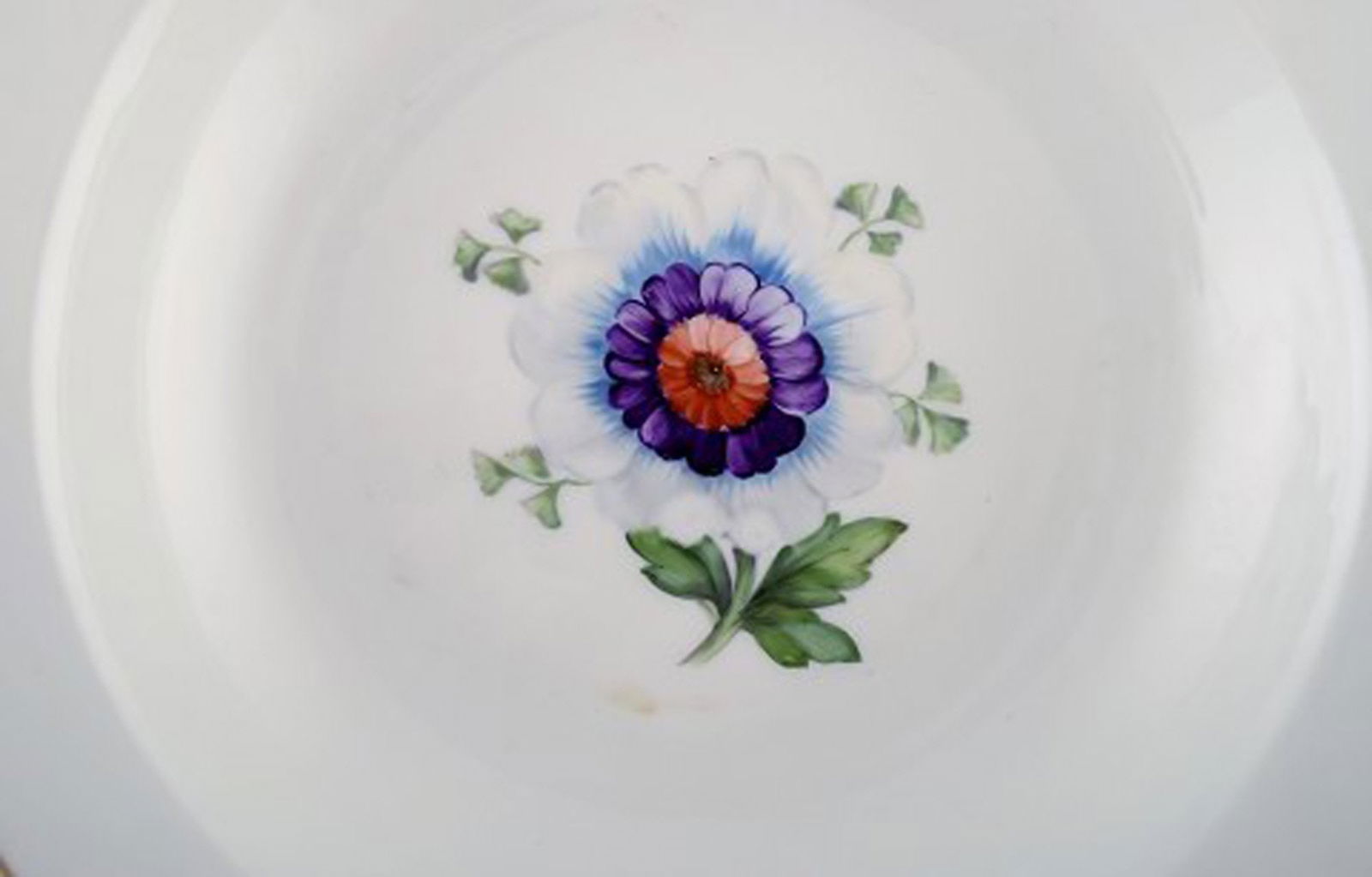 Four antique Royal Copenhagen deep plates in hand-painted porcelain with flowers and blue edge with - 4