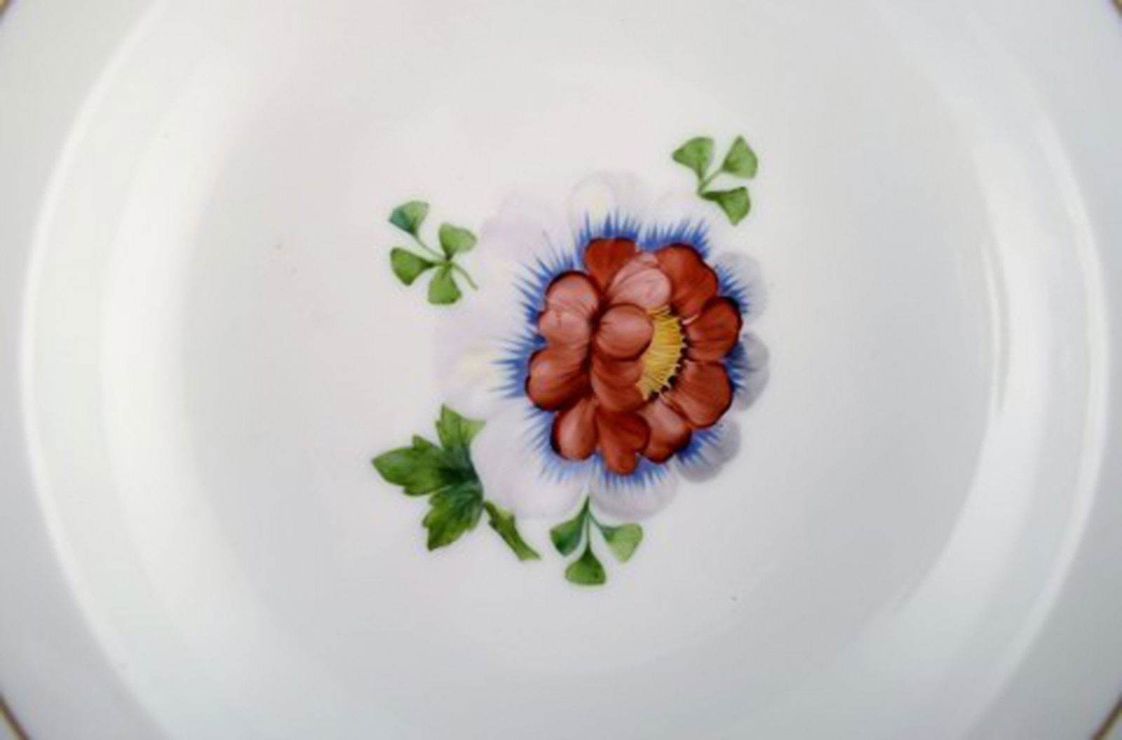 Four antique Royal Copenhagen deep plates in hand-painted porcelain with flowers and blue edge with - 4