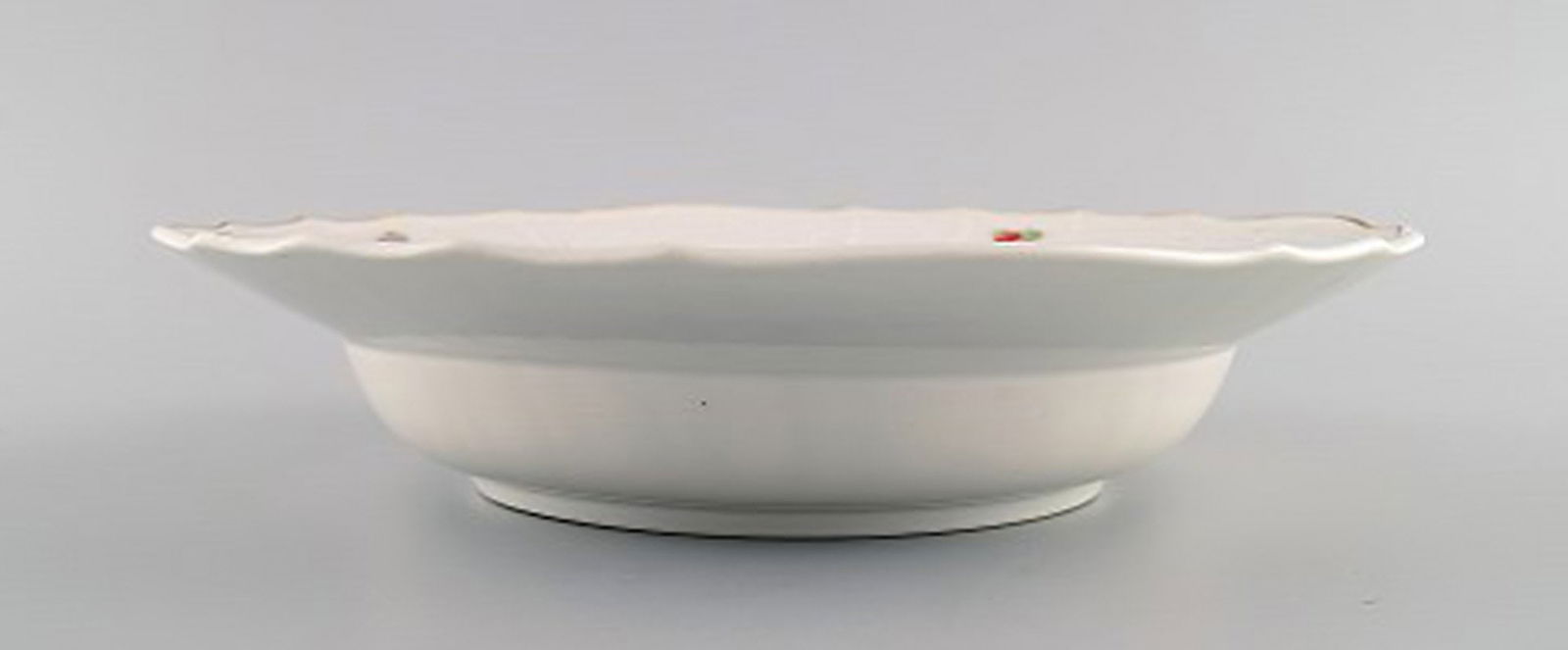 Antique Meissen deep plate in hand-painted porcelain with peach and flowers. 19th century. - 4