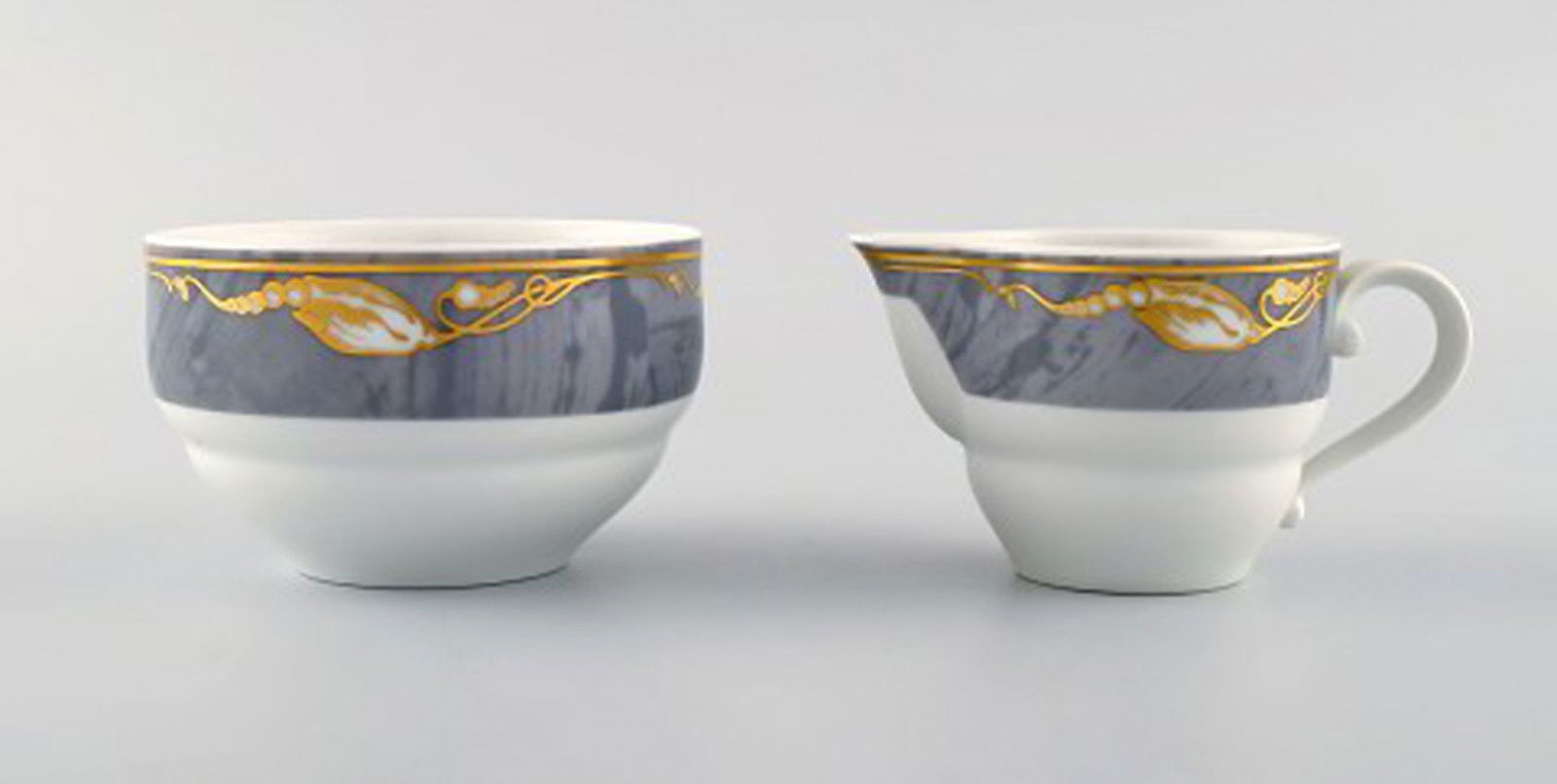 Royal Copenhagen Gray Magnolia. Complete coffee service for 12 people in porcelain. Late 20th - 8