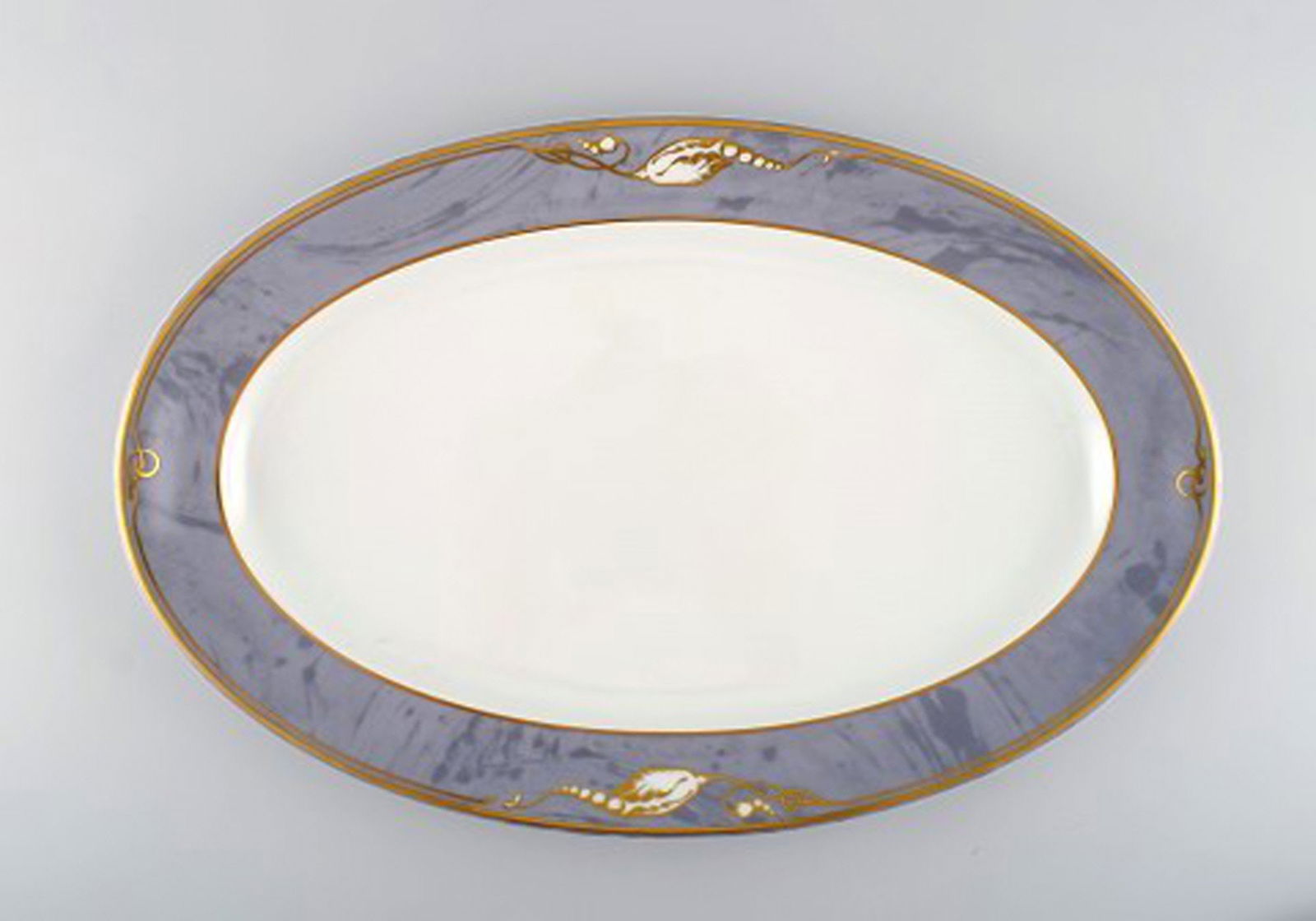 Royal Copenhagen Gray Magnolia. Two dishes and two plates in porcelain. Late 20th century. - 2