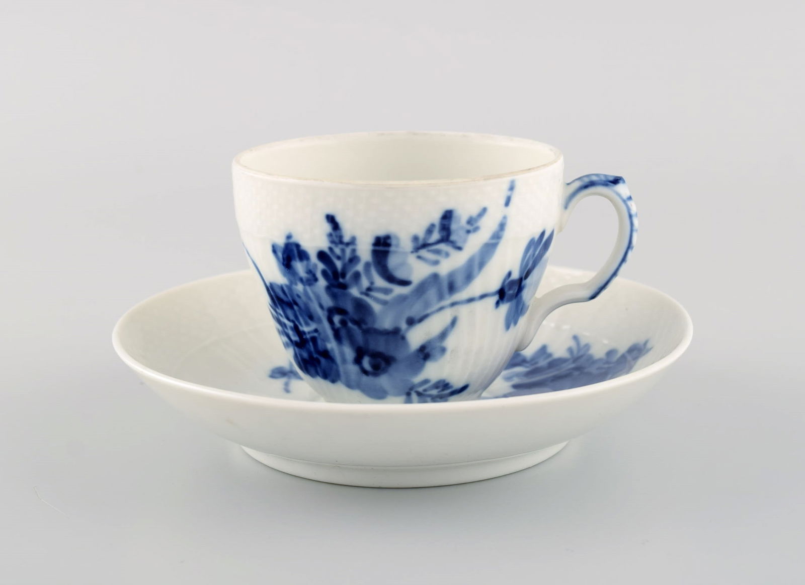 Royal Copenhagen Blue Flower Curved coffee service for eight people. 1980s. Model number 10/1549. - 2
