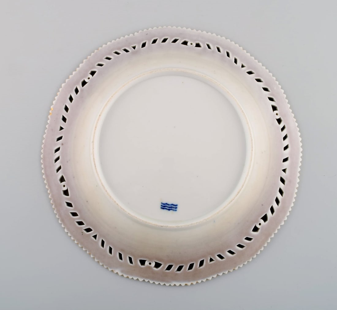 Early and rare Royal Copenhagen Fauna Danica plate in hand-painted porcelain with hunting motif and - 4